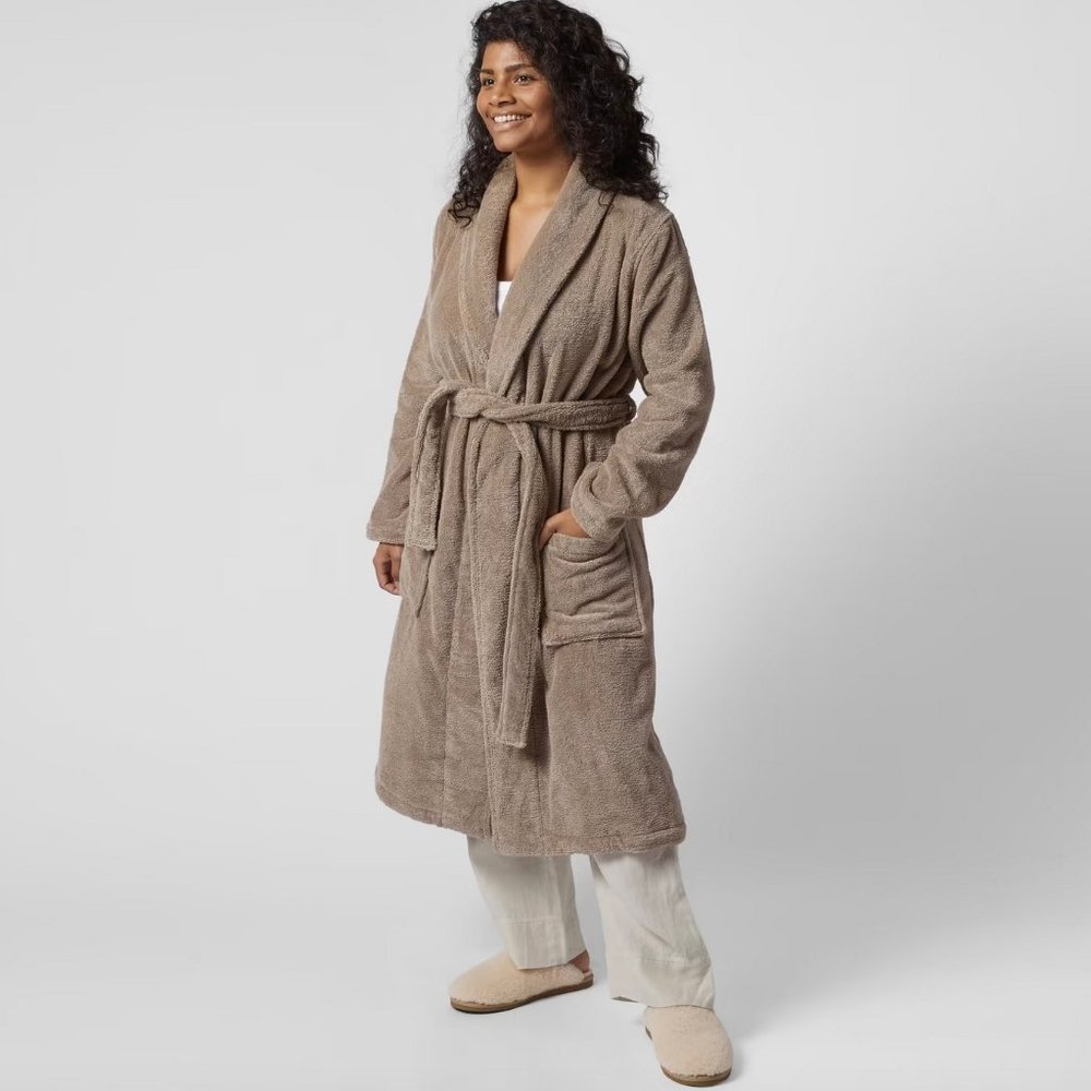 Parachute Classic Cotton Robe in Fawn - Picture 2 of 5